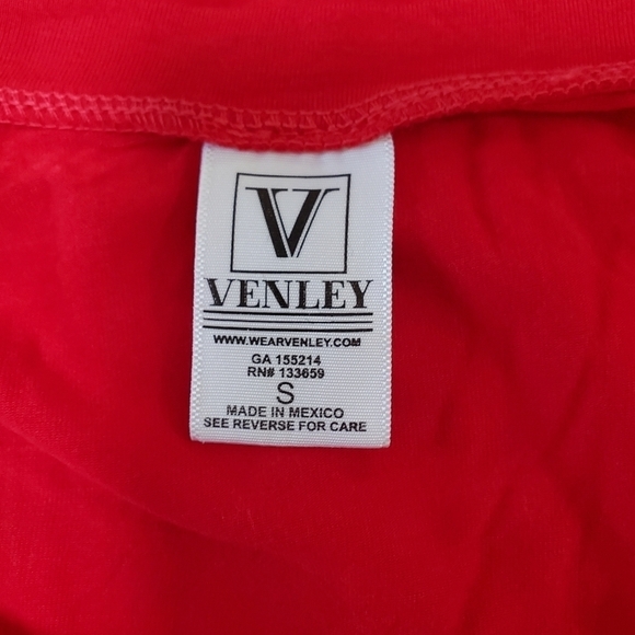 Georgia tee red long slim fit v neck NWOT - Picture 6 of 6